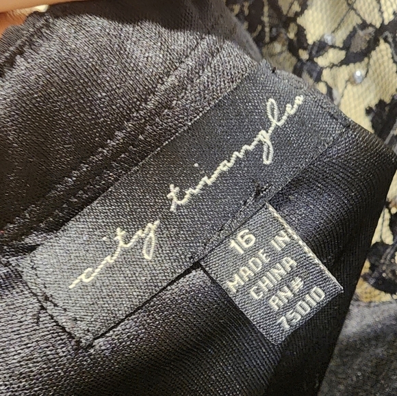 City Triangles black sleeveless midi dress size 16 - Picture 2 of 11